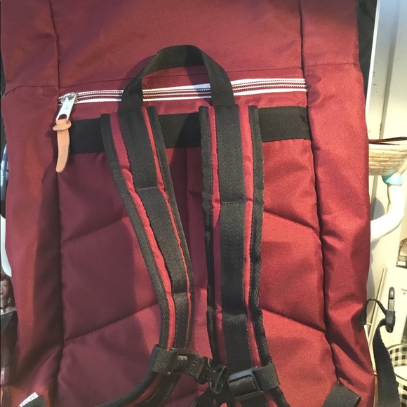 ❤️SOLD❤️ Poler Stuff Camp Vibes Roll Top  Backpack - Picture 4 of 8